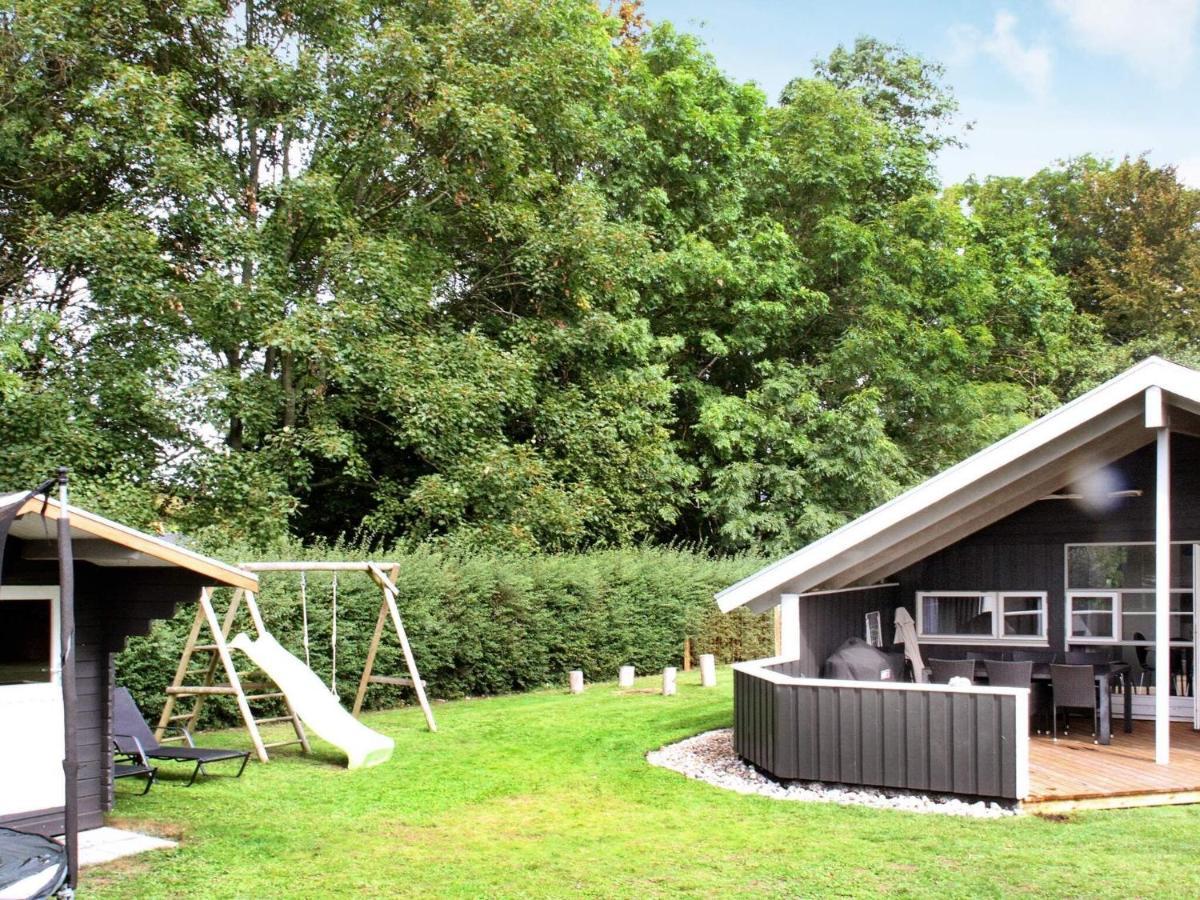 Four-Bedroom Holiday Home In Sydals 4 Vibøge Extérieur photo