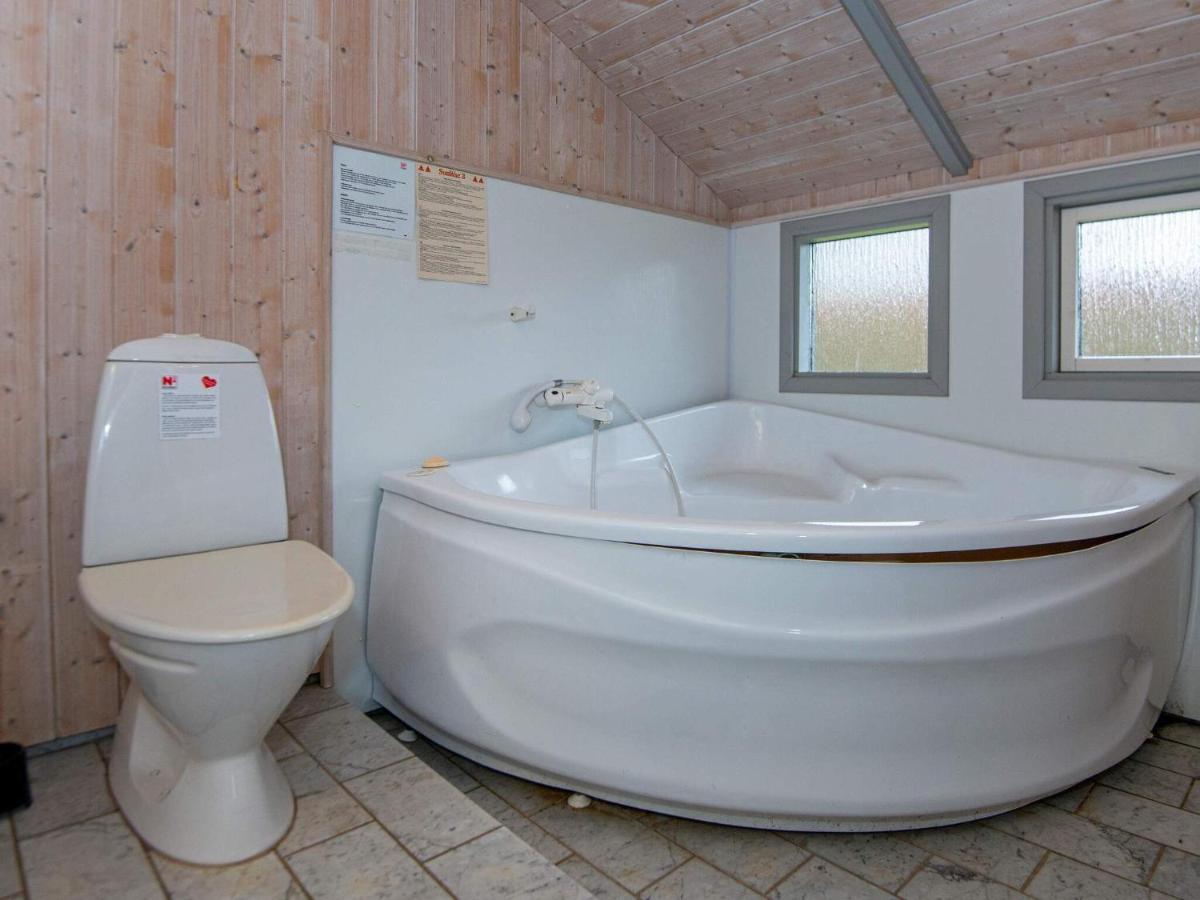 Four-Bedroom Holiday Home In Sydals 4 Vibøge Extérieur photo